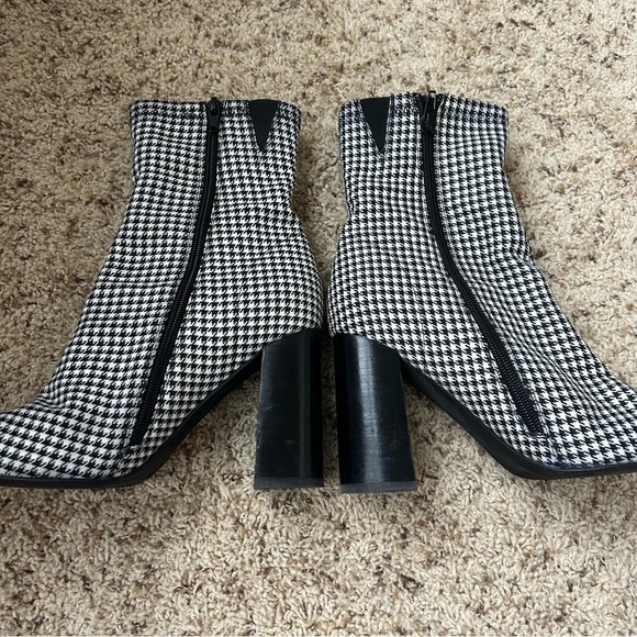 Jeffrey Campbell Houndstooth Print Siren Booties Size 7.5 - Picture 5 of 8